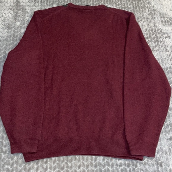 Jos A Bank Lambs' Wool Blend Sweater Men's Large.  Red, Gray, Black Argyle. - Picture 6 of 8